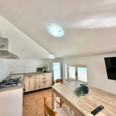 Branca 1 - Moderno Sul Mare *